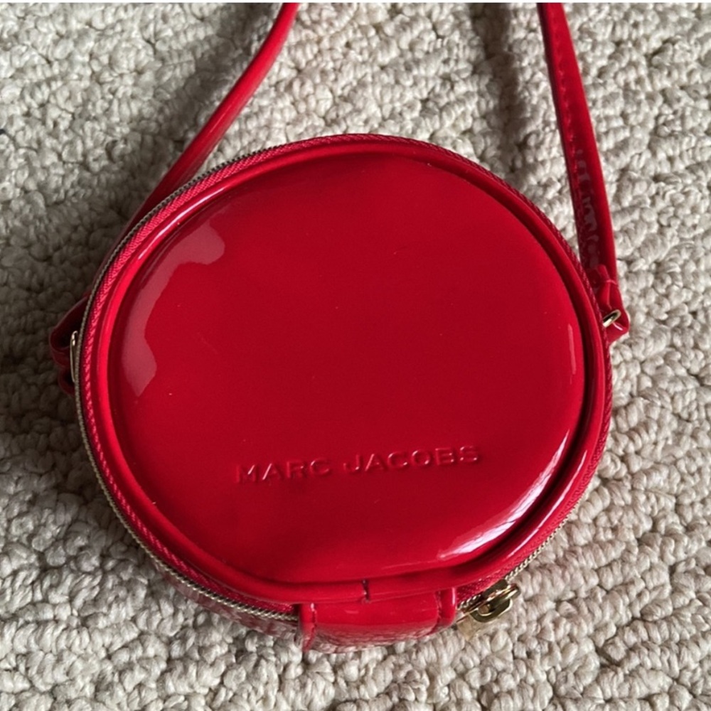 Marc Jacobs Vibrant Red Crossbody Bag Modern Minimalist Design - Picture 2 of 12
